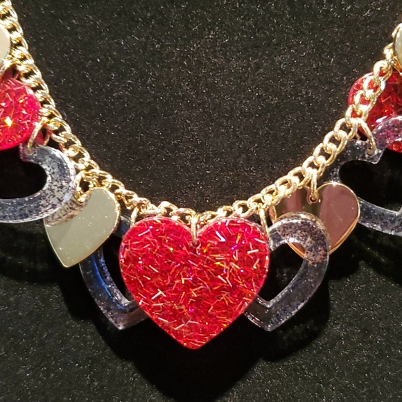 🌞NWT Fun red and gold heart necklace - Picture 3 of 4